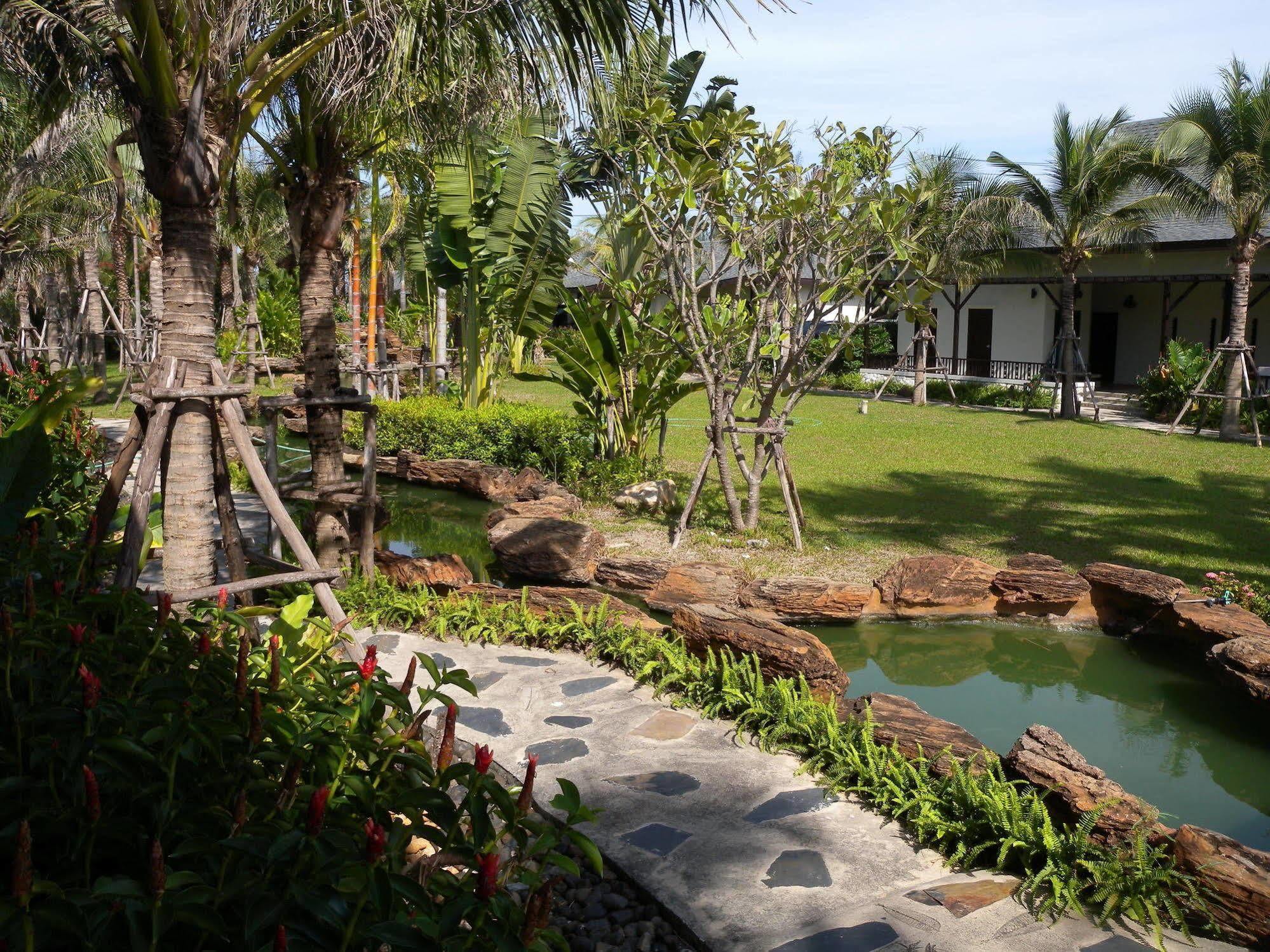 Jurassic Mountain Resort & Fishing Park Cha-Am Exterior foto
